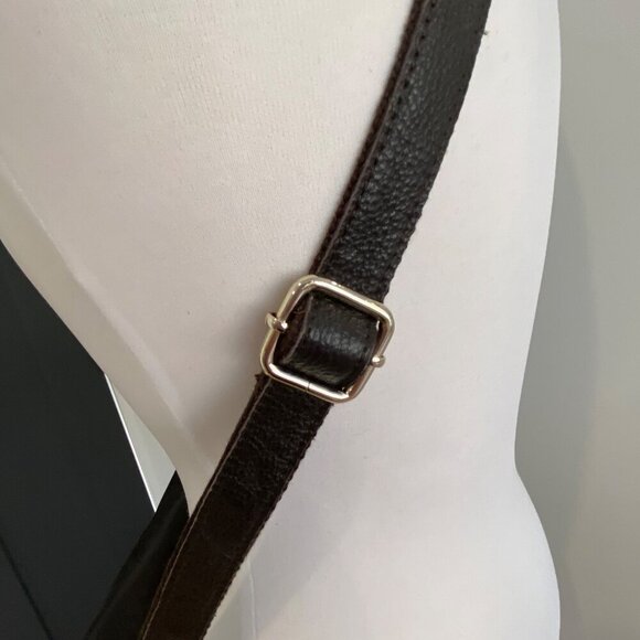 G.M. Shi Jia Black Pebbled Leather Crossbody Bag With Adjustable Strap & Secure - Picture 6 of 13